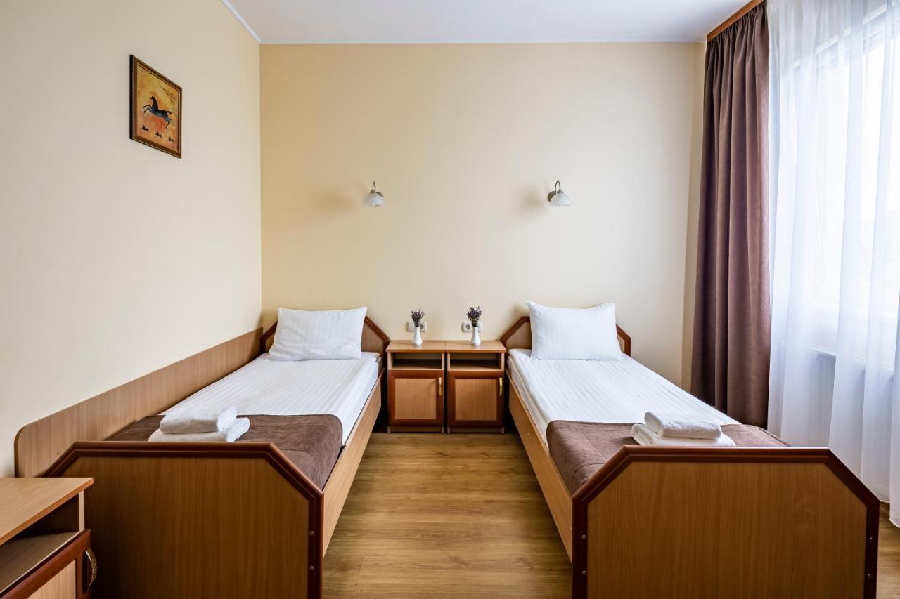 Hotel Galaktika Vinniki Kültér fotó