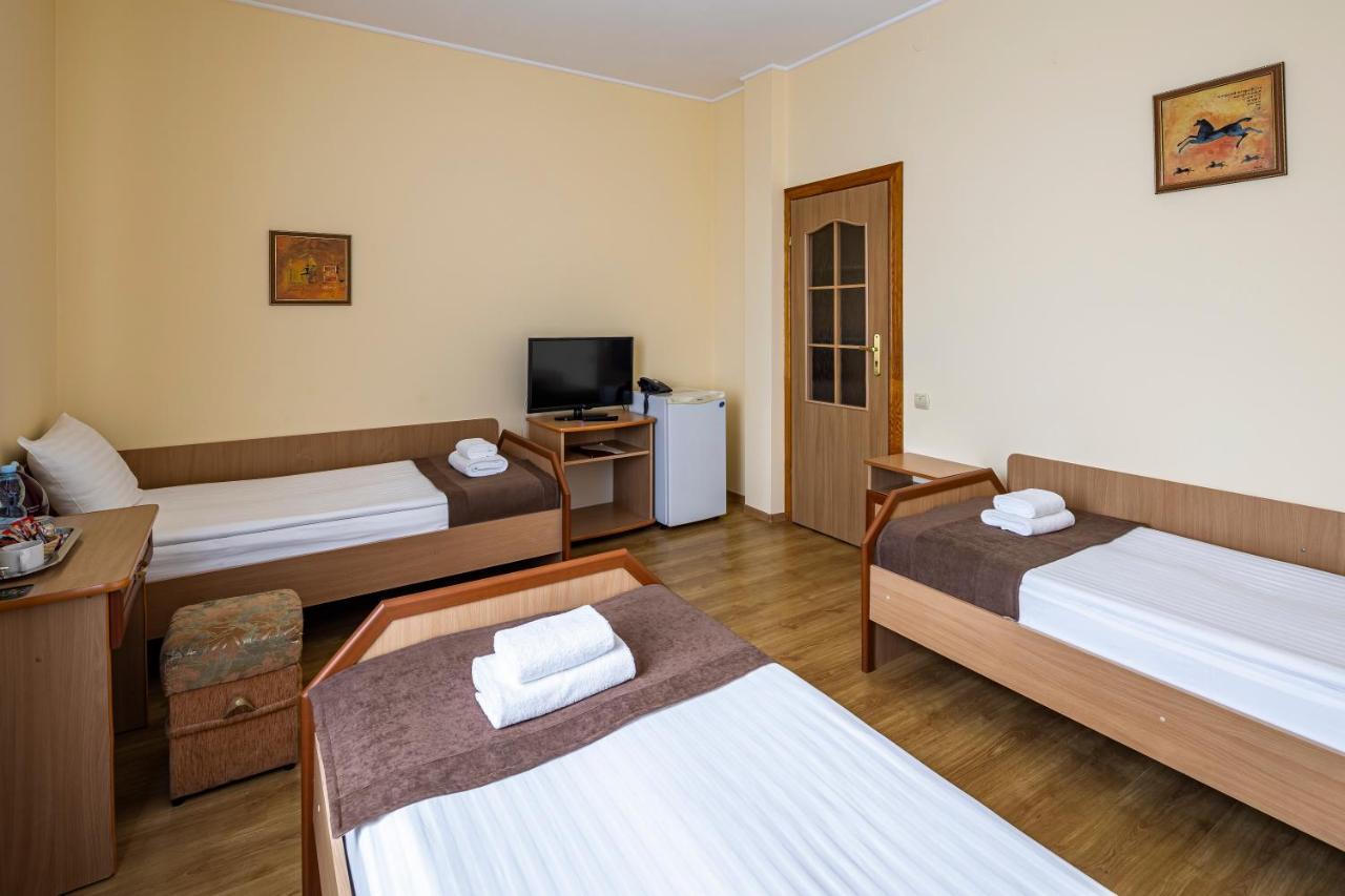 Hotel Galaktika Vinniki Kültér fotó