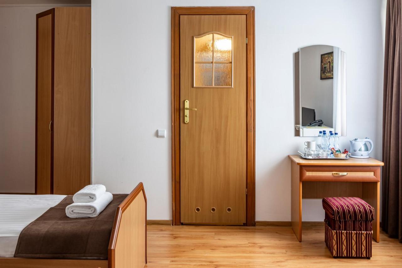Hotel Galaktika Vinniki Kültér fotó